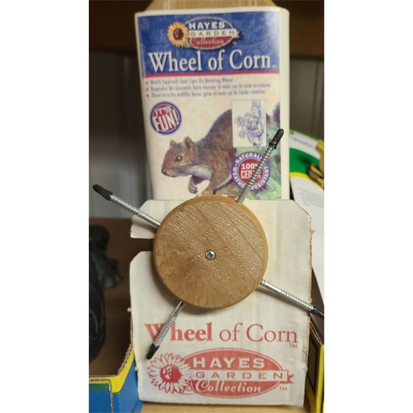 NEW HAYES WHEEL OF CORN SQUIRELL FEEDER
