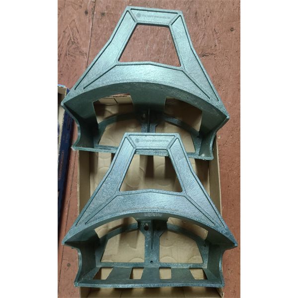 2 HOSE HANGERS