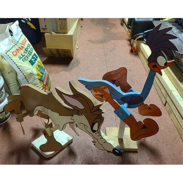 ROADRUNNER AND COYOTE WHIRLY GIG