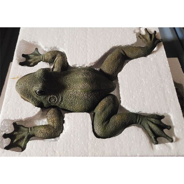 FROG ARTICULATING ORNAMENT