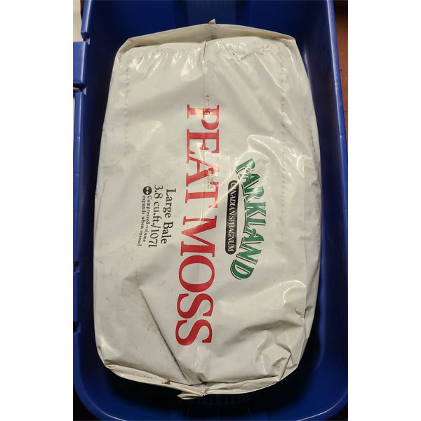 BIN WITH PARKLAND PEAT MOSS 3.8 CU. FT. BAG
