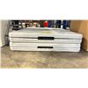 Image 2 : PAIR OF 6' LONG PLASTIC FOLDING TABLES