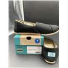 Image 2 : Toms Classic Canvas Shoe, Black (size 7) Women's