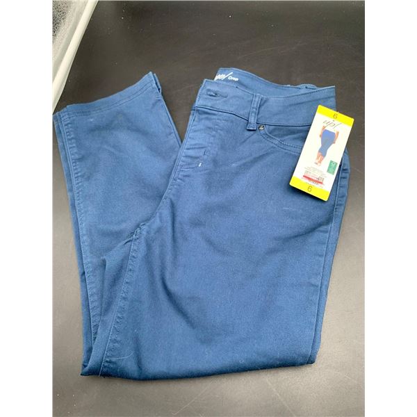 Up Women's Capri Jegging (size 6)