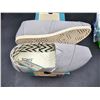 Image 2 : Toms Classic Canvas Shoes (Size 7) Women's