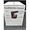 Image 2 : Handheld Mini Steamer