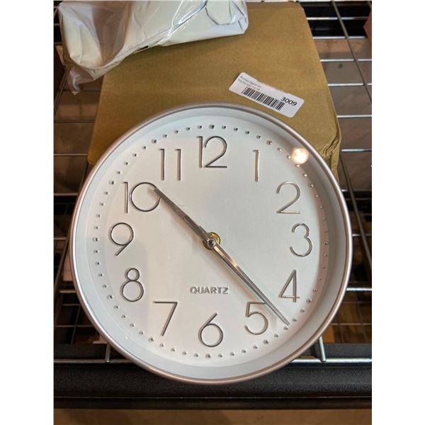 Quartz 8 inch round analog wall clock