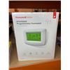Image 2 : Honeywell Home RTH7600D 7-Day Programmable Touchscreen Thermostat