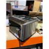 Image 2 : Cuisinart 4 Slice Toaster