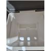 Image 5 : Igloo Maxcold Latitude 62 oz Roller Cooler - Please Note Broken Handle