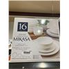 Image 1 : Mikasa 16 pc Porcelain Dinnerware Set
