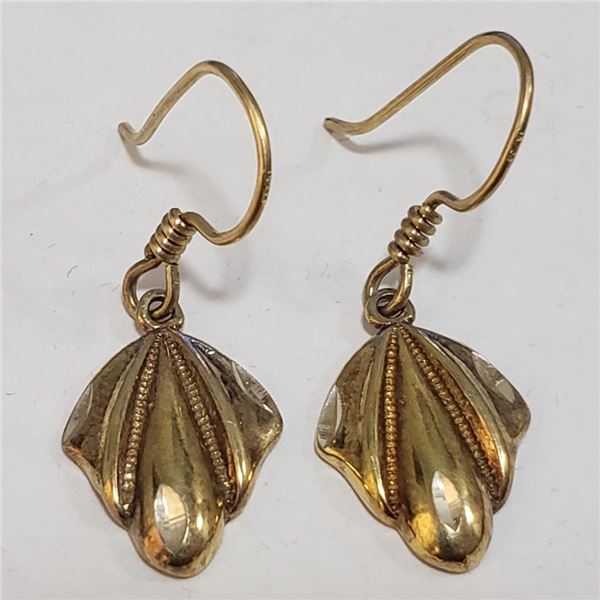 Earrings (~Size 0) (~length 0inches), Suggested Retail Value $80