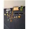 Image 1 : Assorted Vintage Jewellery