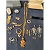 Image 4 : Assorted Vintage Jewellery