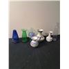Image 1 : Assortment of vases
