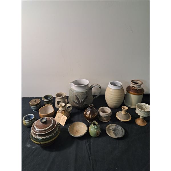 Stoneware and Pottery items