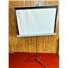 Image 1 : Adjustable Projector Screen