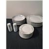 Image 2 : Banbury Inn Fine China (Place Setting of 8)