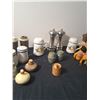 Image 3 : Salt and pepper shakers