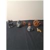 Image 1 : Assorted home decor