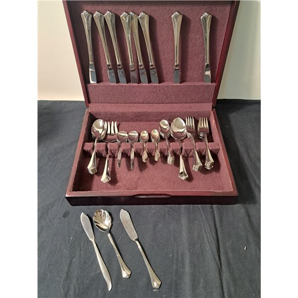Assorted cutlery with box