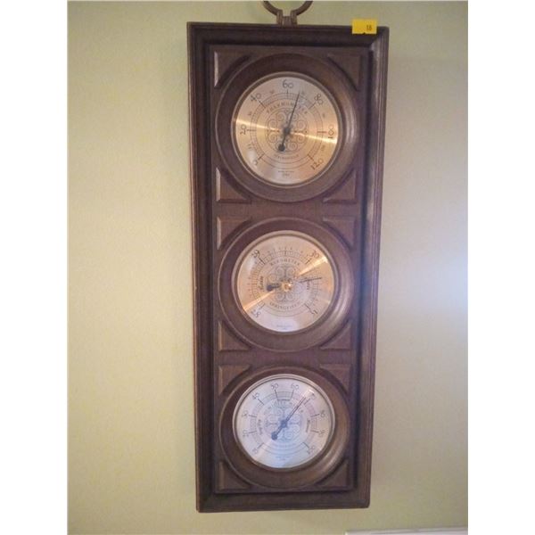 Thermometer, Barometer and Humidity Meter