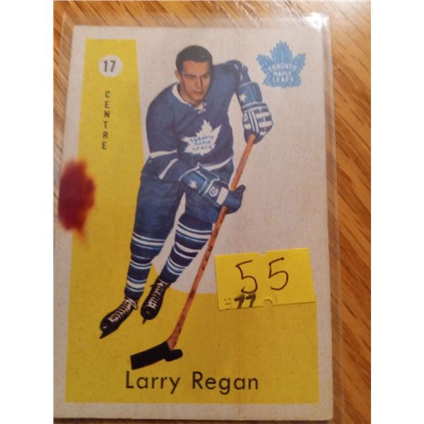 1959-60 Larry Regan #17 Toronto Maple Leafs Hockey Card