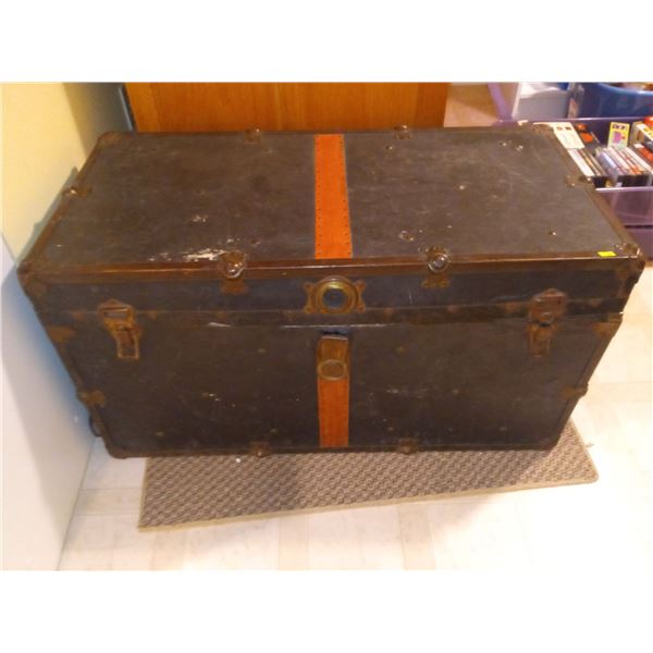 Metal Travelling Trunk