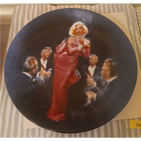 Marilyn Monroe Delphi Plate - "Sings Diamonds Are a Girl's Best Friend" IN BOX
