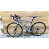 Image 2 : GIANT DEFY 22 SPEED BICYCLE