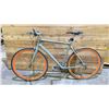 Image 2 : TREK DISTRICT BICYCLE