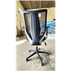 Image 3 : BLACK MESH ADJUSTABLE OFFICE CHAIR