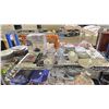 Image 1 : SHELF LOT OF ASSORTED KITCHEN WARES