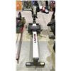 Image 2 : LIFECORE R100 ROWING MACHINE