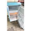 Image 2 : GALANZ MINI FRIDGE & FREEZER 19"
