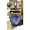 Image 1 : LARGE PLANTER POT