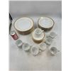 Image 1 : Gold Rimmed Dinnerware Set