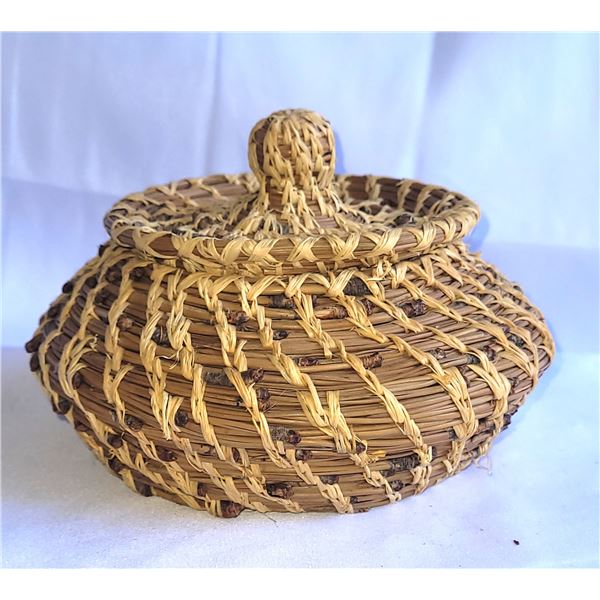 Pine Needle Basket A
