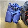Image 2 : BAG OF HOCKEY EQUIPMENT
