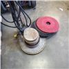 Image 2 : SUPER SERVICE COMMERCIAL FLOOR CLEANER WITH ABRASIVE PADS