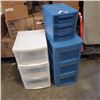 Image 1 : 3 PLASTIC ORGANIZERS