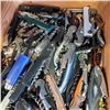 Image 2 : TRAY OF ASSORTED WINE BOTTLE OPENERS