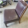 Image 2 : LARGE ACCENT CHAIR