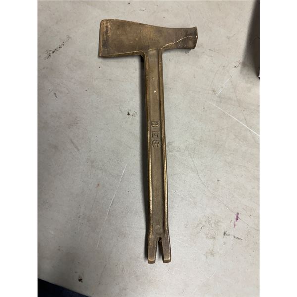 Clinch cutter tool