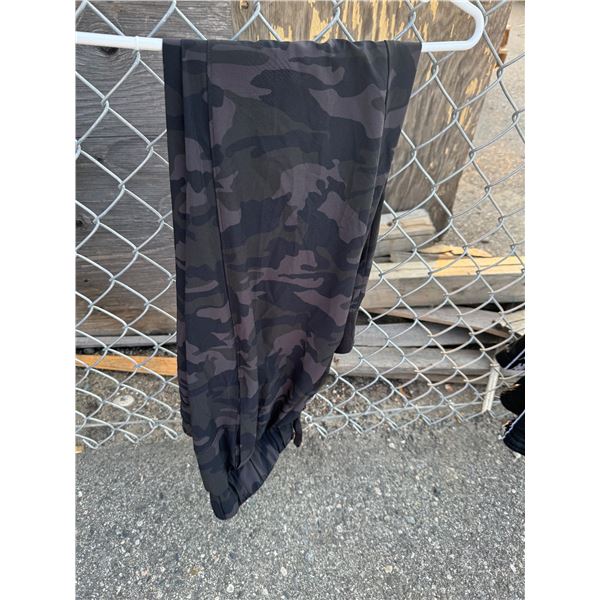 Athletic works dry more small pants