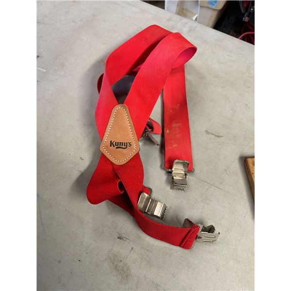 Kuny's suspenders
