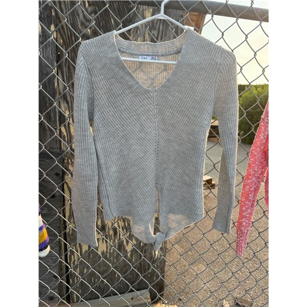 Dex sweater. S
