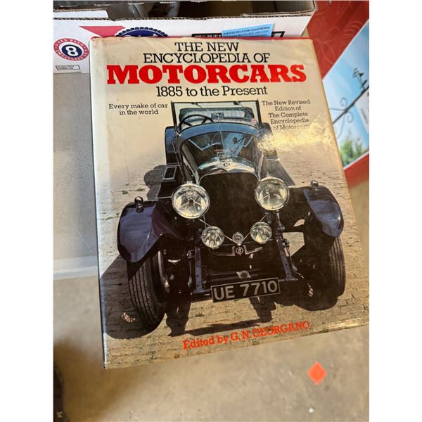 Moto cars book