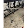 Image 1 : Towel stand