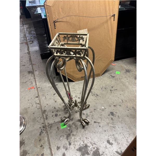 Plant stand